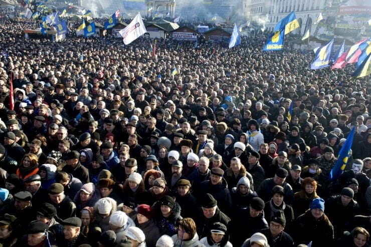 Ukrainian President should veto legislation that attacks fundamental rights