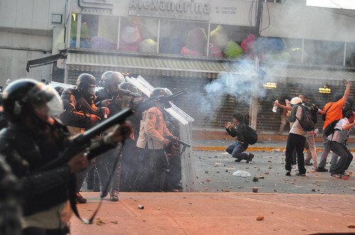 Venezuela: Gobierno debe cesar la represión contra manifestantes y garantizar el derecho a la información