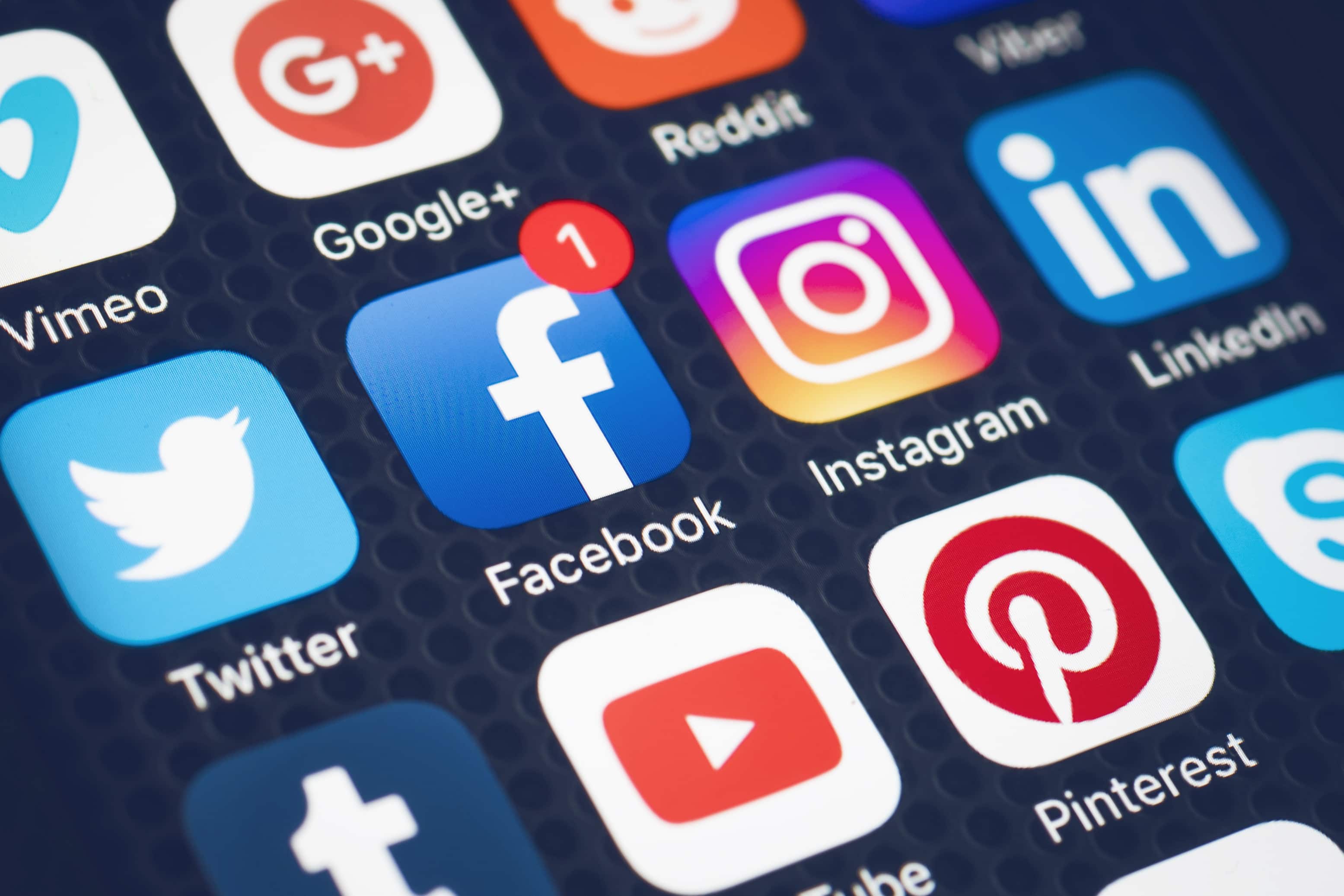 Understand the cost of marketing your app on social media