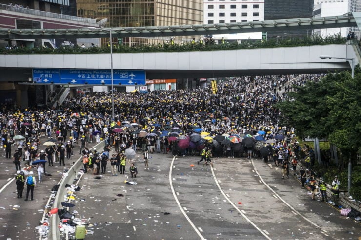 Hong Kong: Authorities must uphold the right to protest