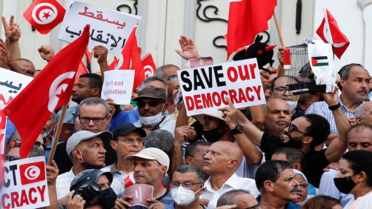 Tunisia: Freedom of expression violations against journalists and politicians