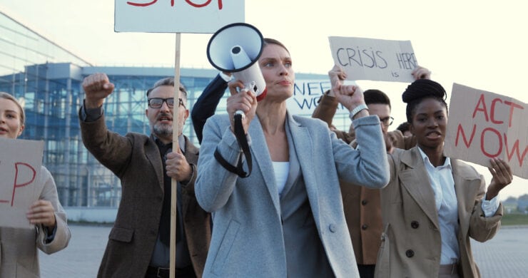 International: End gender-based violence and intimidation against female human rights defenders